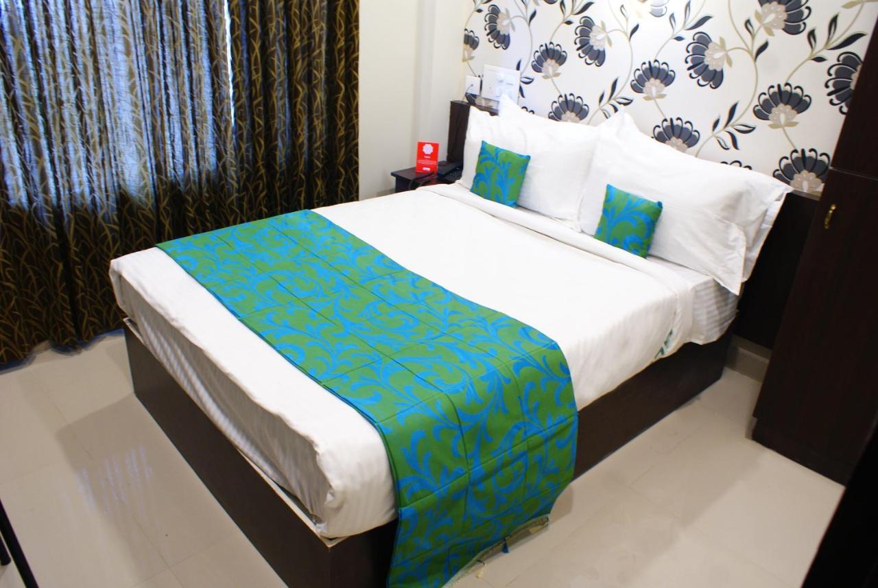 Collection O 8267 Galaxy Inn Kochi Exterior foto