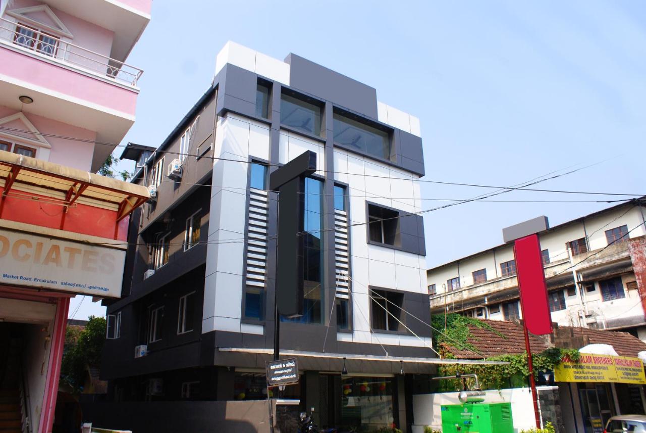 Collection O 8267 Galaxy Inn Kochi Exterior foto